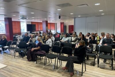 Agrandir l'image 2 sur 2, fenêtre modale