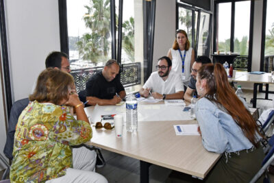 Agrandir l'image 7 sur 33, fenêtre modale